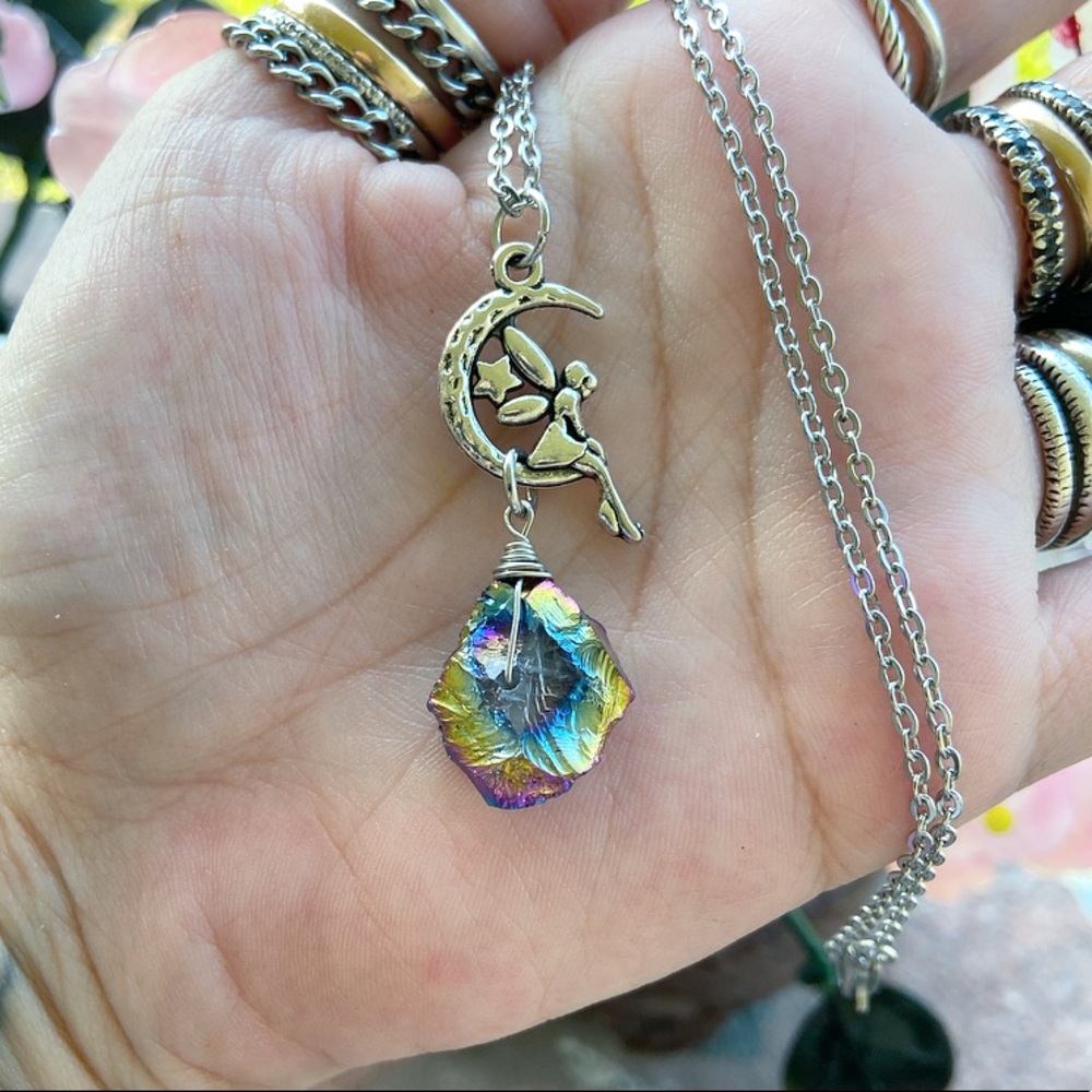 🔴 Fairy moon rainbow titanium quartz necklace - Picture 4 of 7
